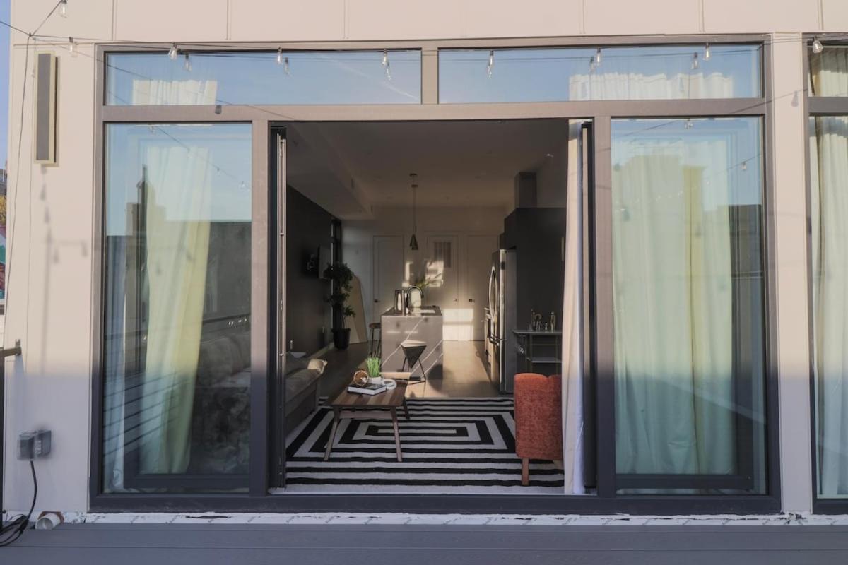 Unit 9 Luxe 2 Bedroom Penthouse Sleeps 6