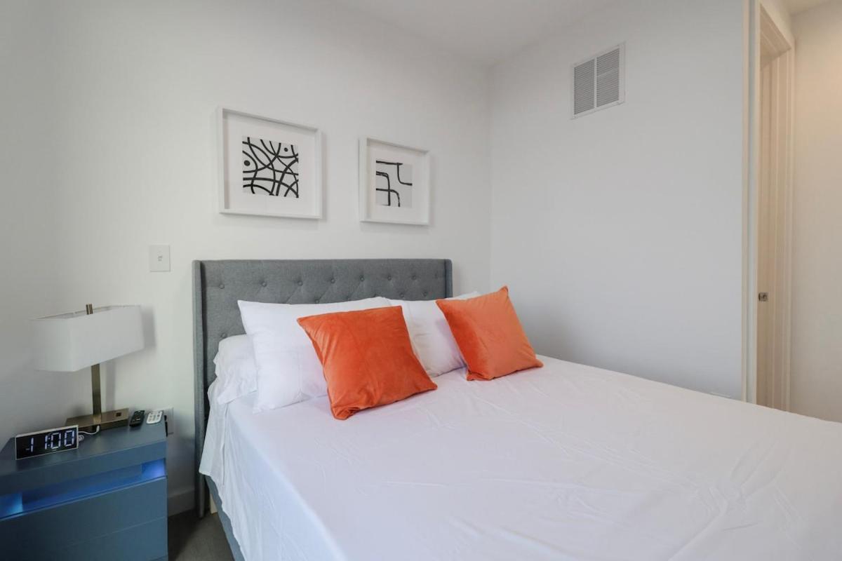 Apartment Unit 9 Luxe 2 Bedroom Penthouse Sleeps 6 *