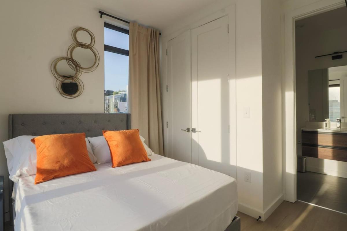 Unit 9 Luxe 2 Bedroom Penthouse Sleeps 6 *