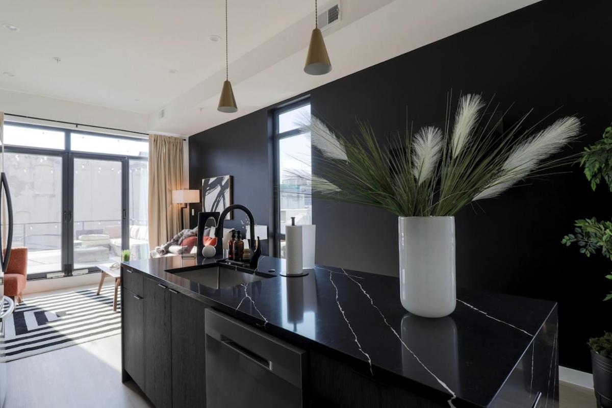 Apartment Unit 9 Luxe 2 Bedroom Penthouse Sleeps 6 *